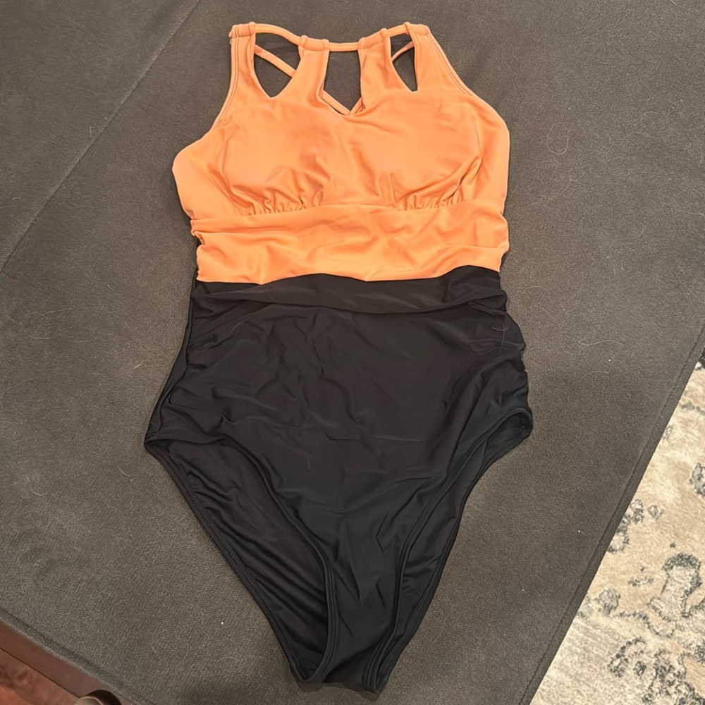 BRAND NEW! Never worn. Cupshe Bathing suit